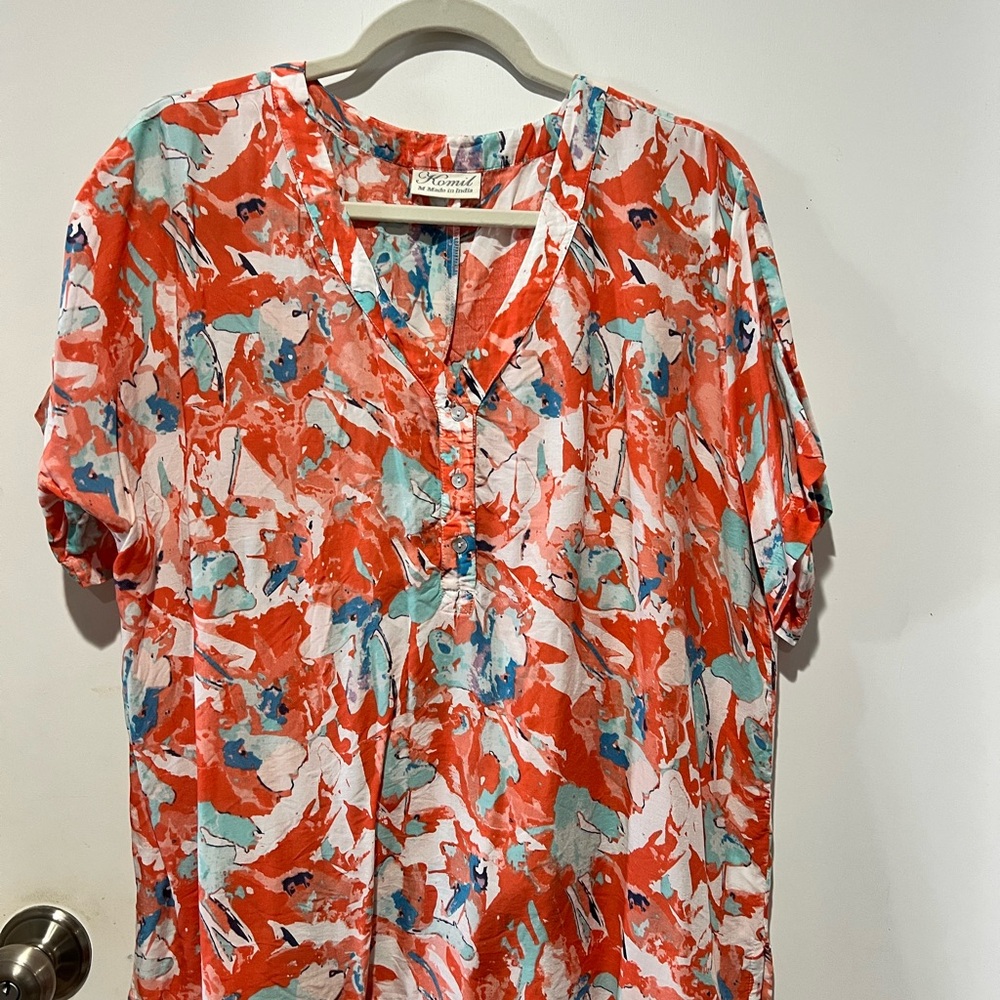 🛍️ Koret Women's Vibrant Abstract Blouse - Red, Blue, and White